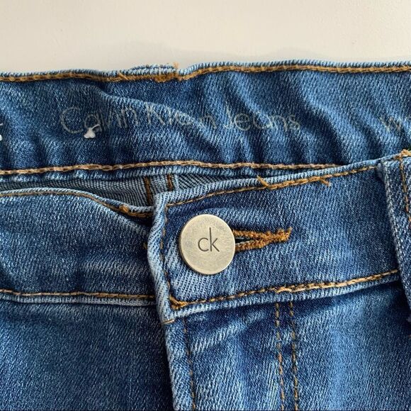 🖤 Calvin Klein | Slim Boyfriend Jean - Picture 4 of 10